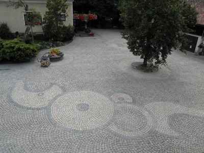 žulová dlažba, barevná dlažba, Praha - BELLE Bohemia