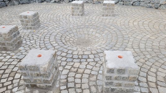 žulová dlažba, barevná dlažba, Praha - BELLE Bohemia